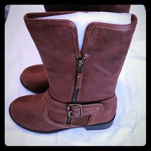 Girls boots by Sarah-Jayne in dark brown